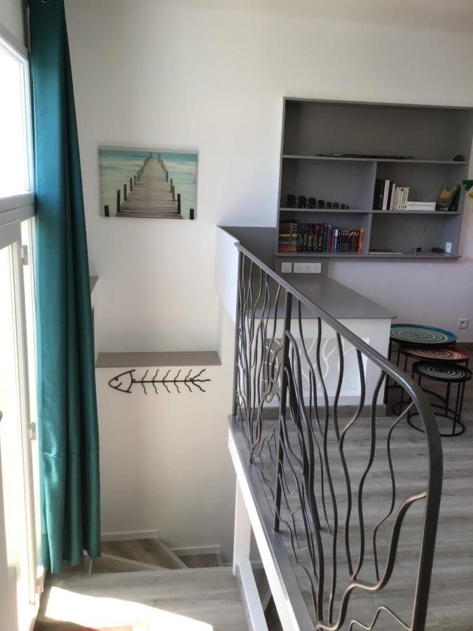 2 Pieces Rez-De-Jardin Dans Maison Avec Piscine วิลล์เนิฟ-ลูเบ ภายนอก รูปภาพ