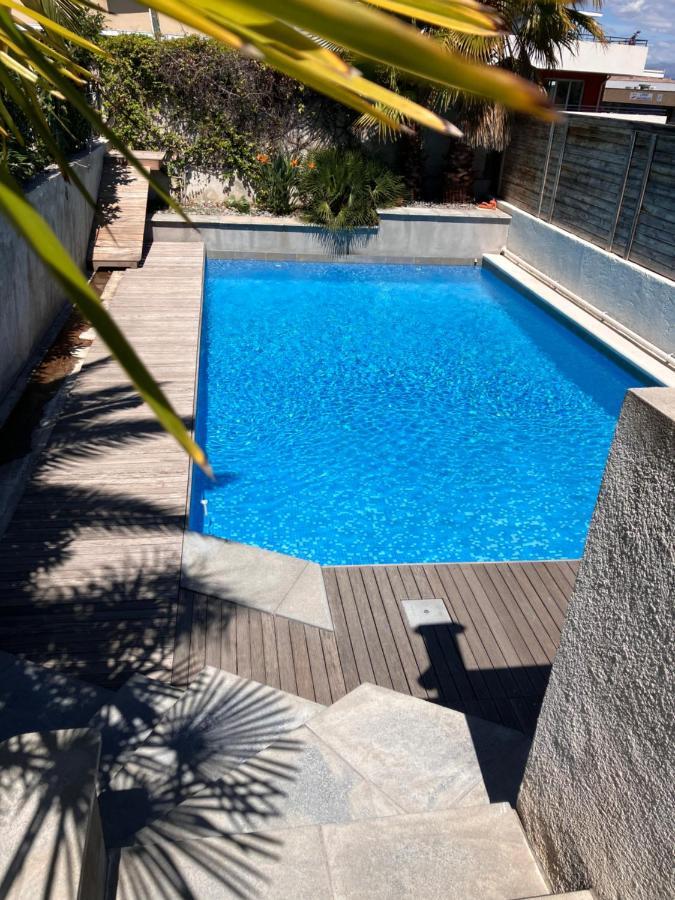 2 Pieces Rez-De-Jardin Dans Maison Avec Piscine วิลล์เนิฟ-ลูเบ ภายนอก รูปภาพ