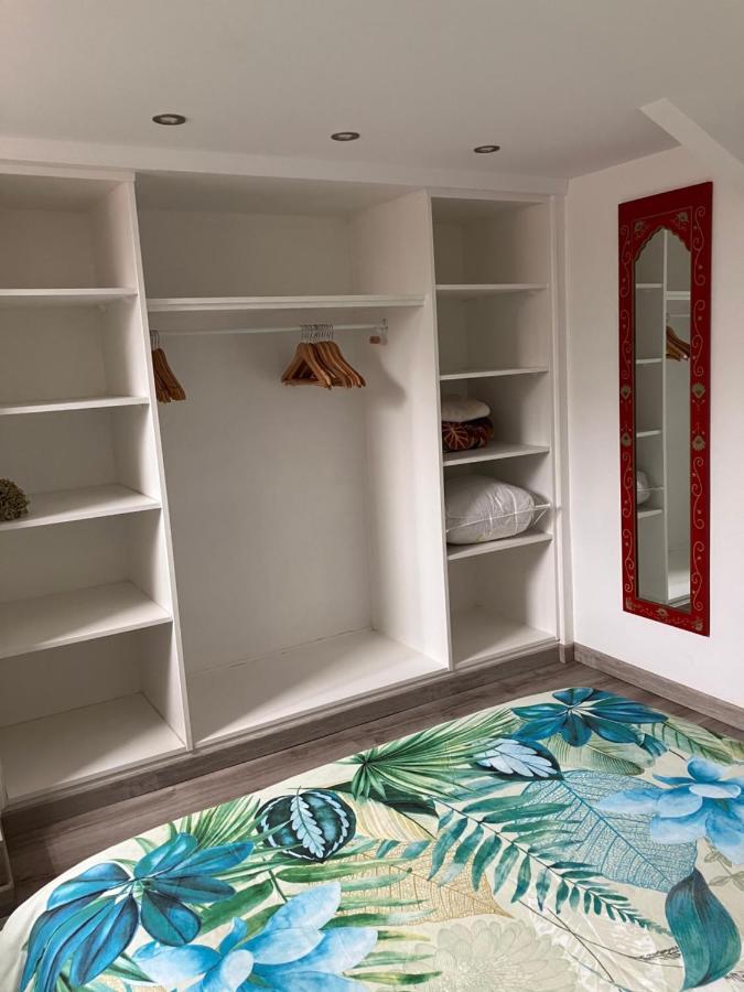 2 Pieces Rez-De-Jardin Dans Maison Avec Piscine วิลล์เนิฟ-ลูเบ ภายนอก รูปภาพ