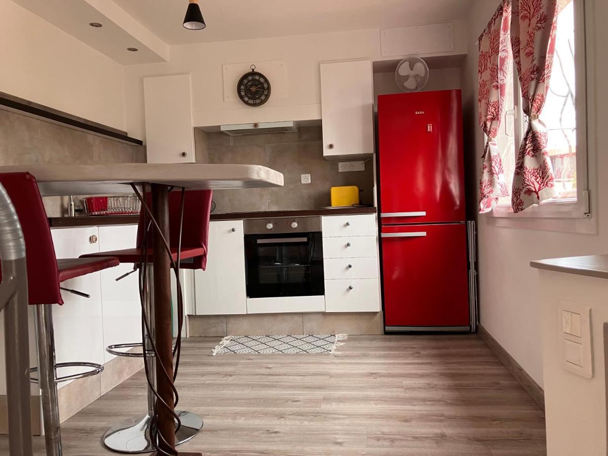 2 Pieces Rez-De-Jardin Dans Maison Avec Piscine วิลล์เนิฟ-ลูเบ ภายนอก รูปภาพ