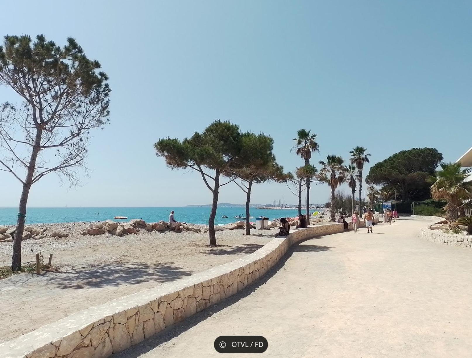 2 Pieces Rez-De-Jardin Dans Maison Avec Piscine วิลล์เนิฟ-ลูเบ ภายนอก รูปภาพ